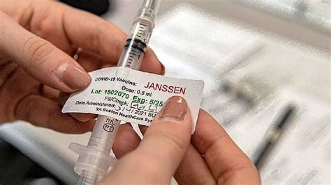 De vaccins van astrazeneca en van janssen zijn vectorvaccins. Janssen levert in april bijna 170.000 vaccins, maar één ...