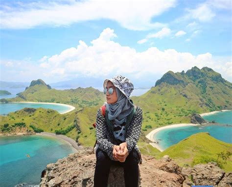 Di tangan sejumlah anak muda, teknologi canggih ini sekarang bisa dinikmati siapa saja. Foto Inspiratif Traveler Berhijab Ini Selalu Stylish Saat