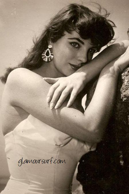 Dame joan collins linda evans nyc london celebs celebrities hollywood stars string bikinis pin up. joancollins2.jpg (image) | Joan collins, Joan collins ...