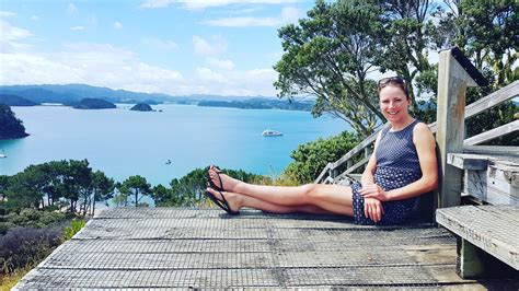 Annemiek didn't know that there is another rider up the road so she celebrated the victory. Annemiek van Vleuten on Twitter: "Restday: boattrip Bay of ...