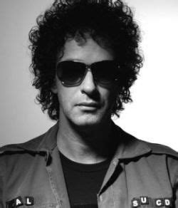 Corría el año 2010 cuando el gran gustavo cerati lanzó este hermoso tema que no pudo tener su propio vídeo musical, ya que la filmación fue interrumpida por el coma en el que cayó el artista que luego lo llevaría a su triste fallecimiento. Cumple Gustavo Cerati 10 Meses en Coma | El Rinconcito Sexy