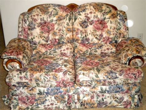 Old couches with floral pattern. For Sale: vintage floral Couch and Love Seat-$200 OBO--SOLD!!