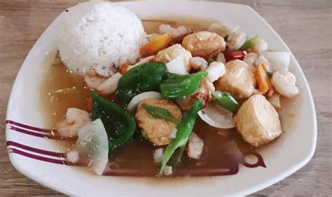 'coffee shop') is a traditional coffee shop mostly found in indonesia, malaysia, singapore, brunei and southern thailand patronised for meals and beverages. Nasi Sapo Tahu Seafood - Nada Kusuma On Twitter Hello ...