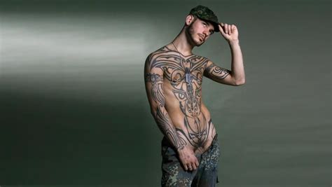 Or you could go for a tribal or egyptian style. Nice tat | Beautiful people, Tribal tattoos, Dude