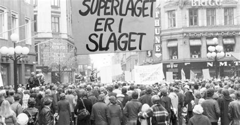 Mjondalen tied the game at 4:4 in the. 70-tallet: Supporterne og tannbørsten / OBOS-ligaen