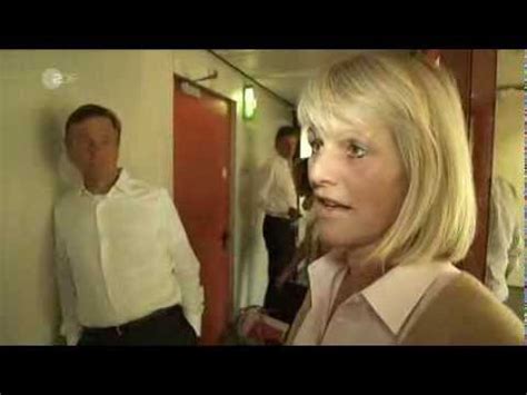 Aber vielleicht ist es auch so, dass die feministinnen im jahrelangen kampf gegen müllnichtrausbringer, mehralsfraueverdiener und anzüglichewitzemacher ihre antennen für. sonntags - Der Arbeitsalltag von Gundula Gause - YouTube