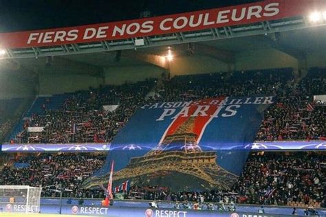 The parc des princes is home to paris st germain. Image : 127 ans pour la Tour Eiffel, et quelques tifos à ...