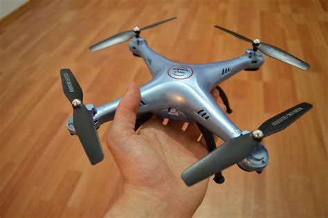 Harga drone ini sangat murah, tetapi, baterainya hanya bisa bertahan selama 6 menit. 7 Drone Murah dan Terbaik untuk pemula dibawah 800 Ribu ...