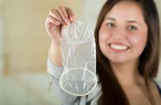condom condoms effectiveness femenino condón explaining tiptopmashable