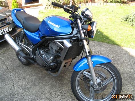 Francesca robinson helps alistair find his dream bike, as she has him test ride the 2000 model suzuki gs500e, and give us his review of the japanese machine. KAWASAKI ER-5 - Review and photos