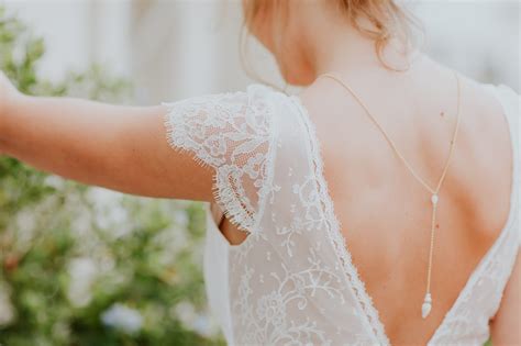 Combinaison femme dos nu : Retouches pour robe de mariée dos nu | Au Bout des Fils ...