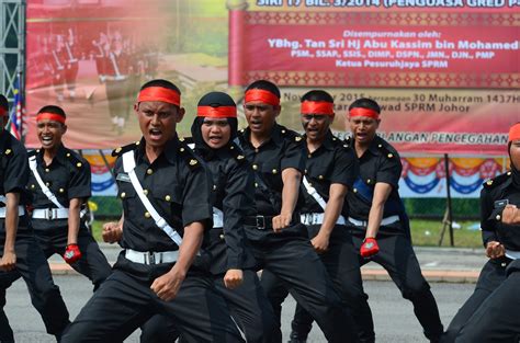 Anda perlu hidupkan javascript untuk melihatnya. Helang Puteh: 109 PEGAWAI BARU SPRM TAMAT LATIHAN ...