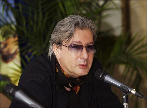 Le lendemain de l'enterrement, arthur a eu le choc de recevoir le testament : Alain Bashung : son fils Arthur expulsé de la maison par ...