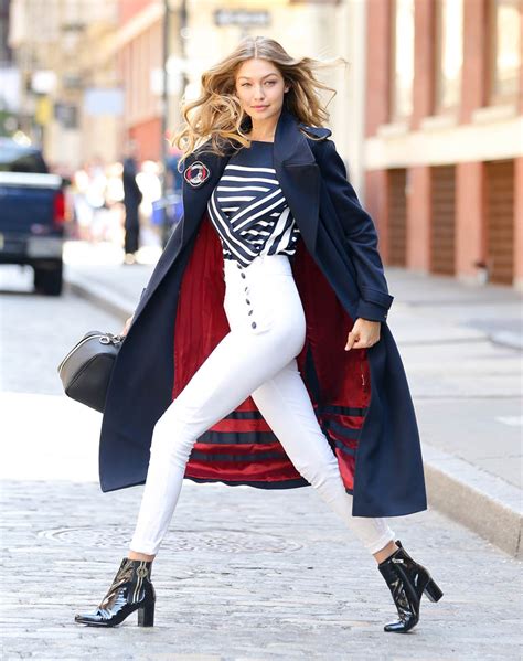 See more ideas about gigi hadid modeling, fashion poses, model poses. Gigi Hadid's model pose during a photo shoot in New York ...