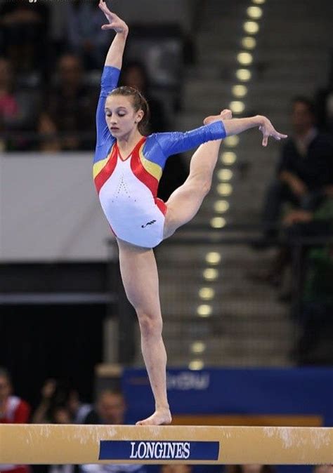 În scurta carieră de gimnastă, ana a câştigat numeroase premii la concursuri naţionale şi internaţionale, printre care: Ana Porgras / Wc Tokyo 2011 Ana Porgras Rou Youtube : Ana ...