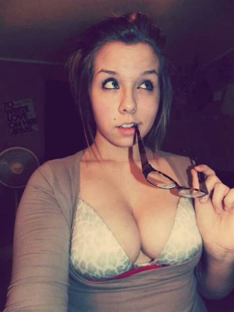 Download frigging cute chubby milf in hd quality. #gorgeous #latina #teen #sexy #glasses #cleavage #selfie ...