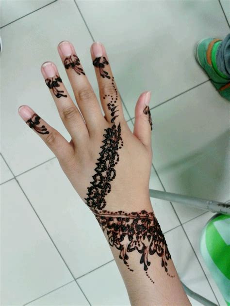 Maybe you would like to learn more about one of these? Al Aqsa : Lukis Inai@Bazaar Roshni
