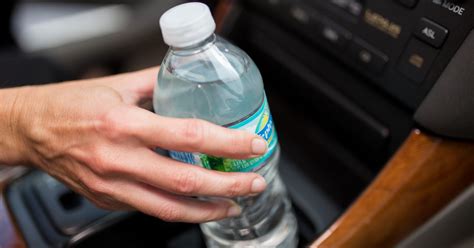 Savesave peraturan permainan sukaneka isi air dalam botol for later. Berhenti Dari Minum Air Botol Yang Ditinggalkan Di Dalam ...