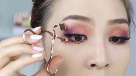 One of the most important tools you'll ever have at your disposal is a trusty lash curler that can take your stubbornly straight asian lashes into a beautifully curled fringe. Can someone recommend me a good eyelash curler like this ...