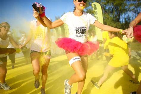 It's also common for colored trim on clothing to bleed onto the other sections of the garment. The Color Run: Jetzt wird's bunt! - FIT FOR FUN