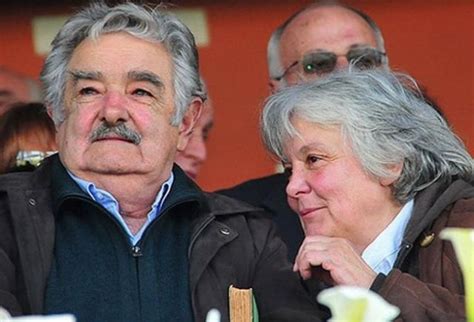 El ex presidente de uruguay, josé pepe mujica, se recupera hoy tras ser operado anoche de una úlcera de esófago que según su esposa fue provocada por una espina de pescado. Pepe Mujica, el presidente más humilde del mundo | bejar.biz