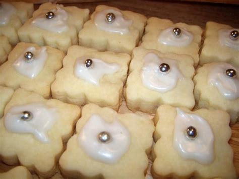 This recipe also works with chocolate chips or orange zest added the. Shortbread Cookies With Cornstarch Recipe - Grandma's ...