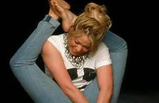 shakira flexibility rihanna forget contortionist