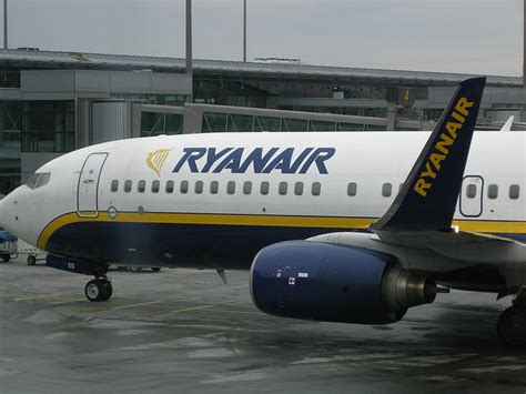 Book direct at the official ryanair.com website to guarantee that you get the best prices on ryanair's cheap flights. Hoe Ryanair zo goedkoop kan zijn!