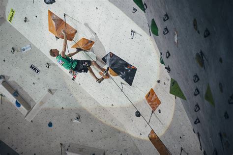 Jessica pilz (aut) climbing in front of a home crowd at the innsbruck world championships, 2018. Kletterweltcup 2015 in Imst: Jakob Schubert und Jessica ...