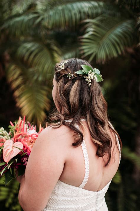 Check spelling or type a new query. Bridal Hair Flowers & Greenery / Wedding Hair Ideas ...