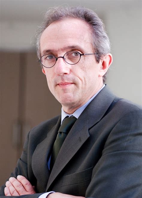 Du bois contributes to our specifically philosophical understanding of race and the race problem, because he treats these themes as objects of philosophical. Philippe Dubois: "Avocat de l'année" en Restructuring par ...
