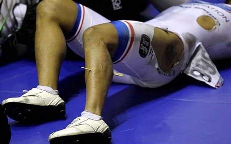 Chris hoy grew up in the suburb of murrayfield, edinburgh, and was privately educated at george watson's college, followed by two years at the university of st andrews studying mathematics and physics until 1996. Azizulhasni Awang awaiting surgery to remove 20cm splinter ...