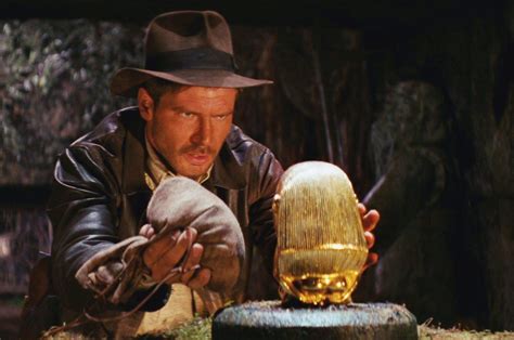 He then stumbles upon a secret cult committing enslavement and human sacrifices in the. Indiana Jones 5 : Harrison Ford place la barre très haut