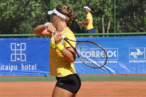 On 7 july 2014, she reached her best singles ranking of world no. Laura Pigossi | Crédito: Rubens Lisboa/CBT | cbtenis | Flickr