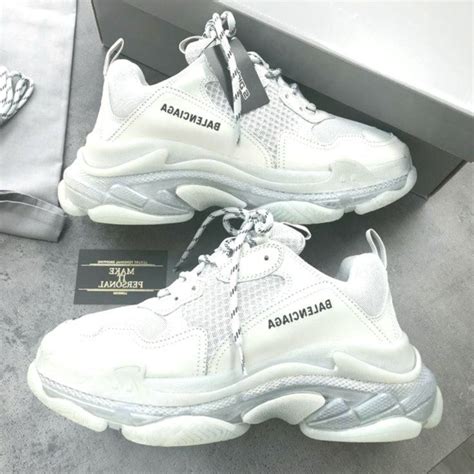 Gratis versand & retour erhältlich. Machen Sie es persönlich auf Instagram Balenciaga Triple S ...