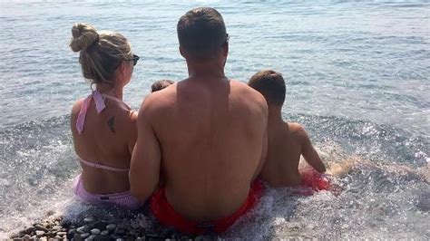 Jun 12, 2021 · lukas podolski und seine ehefrau monika sind seit zehn jahren verheiratet. Lukas Podolski: Urlaubsfoto zeigt seine ganze Familie