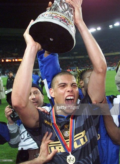 Football club internazionale milano, conhecida normalmente por internazionale, inter de milão ou simplesmente inter, é um clube italiano de futebol com sede na cidade de milão, capital da região da lombardia. Camisa Inter De Milao Final Copa Da Uefa 1998 Ronaldo 10 ...