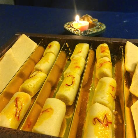 Setelah rata uleni manual di matras. A Foodie Can Cook Too!!!: Kaju Katli /Kaju Roll /Cashew Barfi