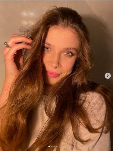 Nicole ross, nika kolosova, nikolas verano. Model Rusia Miha Nika Viral Diserbu Netizen Indonesia ...