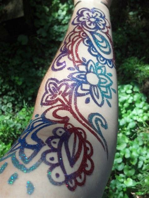 Our glitter tattoo artists have exceptional skill with the products and are fun and friendly at any these are not henna tattoos. Paisley glitter tattoo | Glitter henna, Glitter tattoo ...