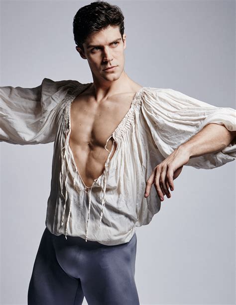 He is currently a principal dancer with the american ballet theatre and a principal dancer étoile at la scala theatre ballet. Roberto Bolle e Polina Semionova: «La nostra Cenerentola ...