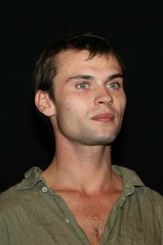 Robinson stévenin (born 1 march 1981) is a french actor. Robinson Stévenin - Actor - CineMagia.ro