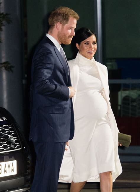 Prince harry and meghan announce they are expecting first child. Pregnant MEGHAN MARKLE and Prince Harry at The Wider Earth ...