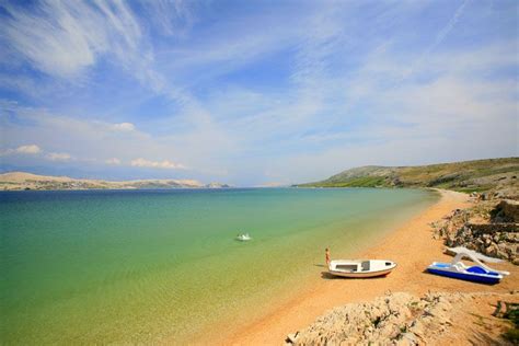 Horské klima je od výšek. Čista plaža, ostrov Pag: http://www.novalja.cz/chorvatsko ...