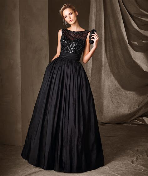 19 de enero de 2017. 10 vestidos de fiesta Pronovias 2017 en color negro