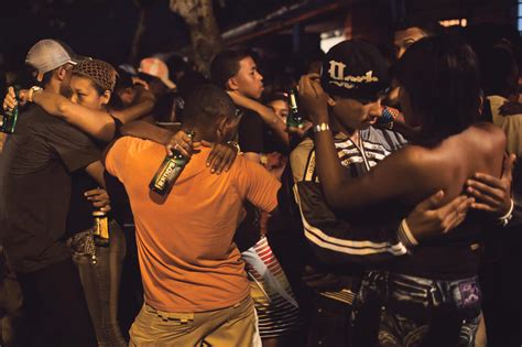 Es importante que todo el mundo sepa que las manifestaciones tienen. Indignación en Colombia por baile en calle de Medellín durante la alerta roja | La Verdad Noticias
