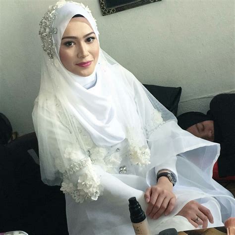 Ditanya mengenai nama anaknya itu, niena berkata, dia dan suami belum membuat keputusan. edtv: (5 Gambar) Babak nikah Fattah Amin dan Niena Baharun ...