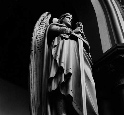 Egli è l'arcangelo (giuda 1,9) che rivendica i diritti inalienabili di dio. cristianocattolico1: " San Michele Arcangelo " | Tatuagem ...