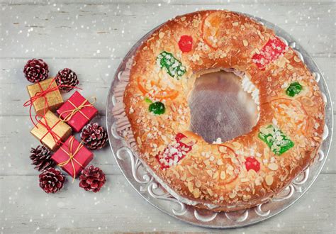 Pobierz to zdjęcie spanish typical dessert of epiphany and christmas presents teraz. Spanish Christmas Food Desserts - Top 5 Traditional Spanish Sweets for Christmas Dessert ...