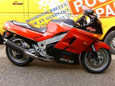 I put a bran new battery on it and put it through its mot. 1990 Kawasaki ZX-10 - Moto.ZombDrive.COM